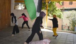 فلسطينيات من برج البراجنة على المسرح