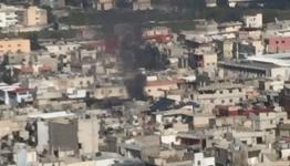 تصاعد الدخان في أحد المنازل بعين الحلوة