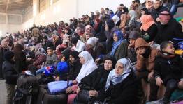 جموع العالقون على معبر رفع 