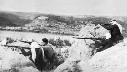 من المعارك التي اندلعت عقب قرار تقسيم فلسطين (أرشيف)