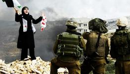3 جنود صهيانة بمواجهة إمرأة فلسطينية 