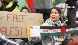 متضامنة امريكية مع فلسطين