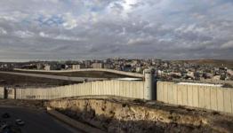 عشيرة فلسطينية شتتها الجدار
