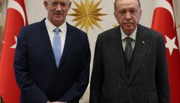 أردوغان ووزير حرب العدو مجرم الحرب بيني غانتس