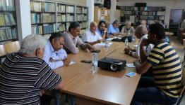 أثناء الاجتماع 