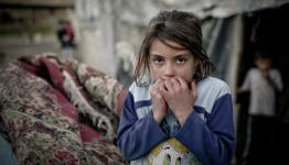 طفلة فلسطينية نازحة من سوريا 