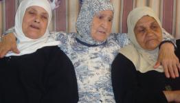 مسنون في المخيمات