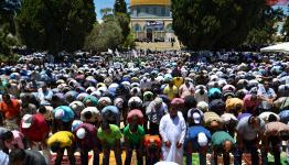 الصلاة في باحة المسجد الاقصى