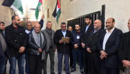 خلال الوقفة أمام الصليب الأحمر