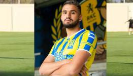 اللاعب الجزائري أحمد توبة