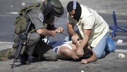 مشهد اعتقال فلسطيني في الضفة المحتلة 