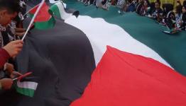 رفع العلم الفلسطيني في مدرسة الجليل