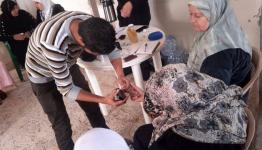 معالجة المرضى في مخيم الرشيدية