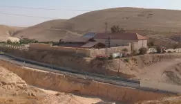 الخان الأحمر