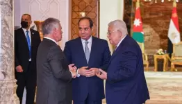 العراب عبدالفتاح السيسي متوسطا عباس وعبدالله