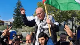 كريم يونس... حر وحر وحر
