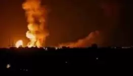 النيران تشتعل بأكبر قاعدة أمريكية شرق سوريا