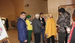 خلال المعرض