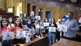 طلاب كلية الإعلام