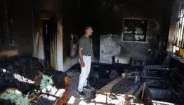 حرق اثاث المنزل