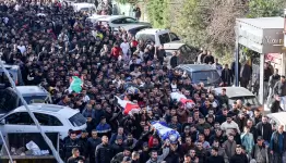 الشعب الفلسطيني يحتضن الشهداء والمقاومة