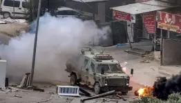 الانسحاب الصهيوني تحت نار المقاومين .. زخات الرصاص وتفجير العبوات