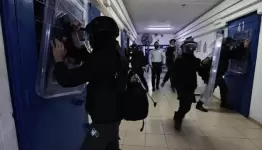 الاحتلال يعتقل أسيرين