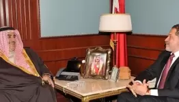 ياسر محمود عباس مع وزير الخارجية البحريني// صورة أرئيفية