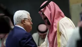 ابن سلمان "يكافئ" عباس لتمرير "التطبيع"