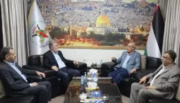الأمين العام زياد النخالة مستقبلا وفد الشعبية برئاسة جميل مزهر