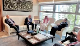 الشيخ وفرج عند السفير السعودي في عمان لبحث تفاصيل الصفقة