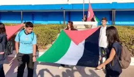 مدارس تونس ترفع العلم الفلسطيني