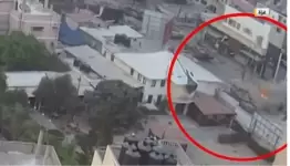 لحظة انسحاب دبابات الاحتلال