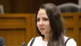 الناشطة السياسية المصرية آية حجازي