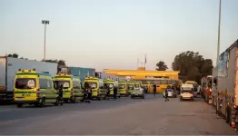 إدخال مساعدات لقطاع غزة