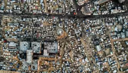 مخيمات النازحين في رفح عند الحدود المصرية