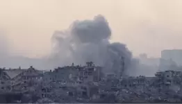 قصف مبنى يؤوي نازحين في جباليا