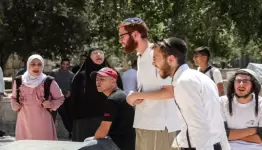 الصهاينة يستبيحون الأقصى