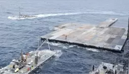 بحر غزة يلفظ الرصيف الأمريكي