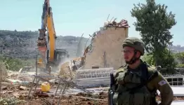الاحتلال يهدم منشآت سياحية