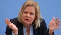 وزيرة الداخلية الألمانية.. دعم متواصل للإرهاب الصهيوني البعيد عم رؤيتها وسمعها