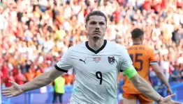 النمسا تصعق هولندا