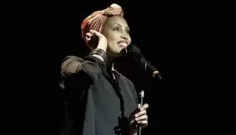 مغنية فرنسية
