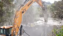 الاحتلال يهدم منزلين