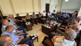خلال الاجتماع