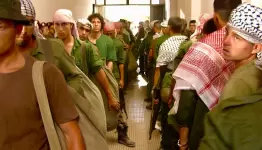 مشهد من فيلم "باب الشمس"