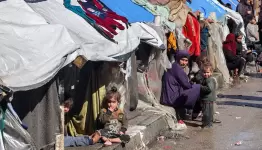 الغزيون يفشلون مخططات التهجير.. هنا باقون.. فوق أرضنا صامدون!