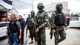 رجال عباس بكامل جهوزيتهم لمواجهة المجاهدين.. والمستوطنون يسرحون ويمرحون أما أنظارهم