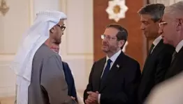 ابن زايد يدعم الصناعات العسكرية لكيان العدو..