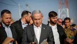 نتن خلال زيارته للضفة المحتلاة